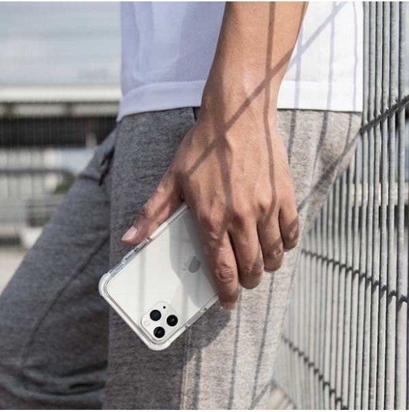 En vacker produkt för din telefon från världsledande UNIQ.