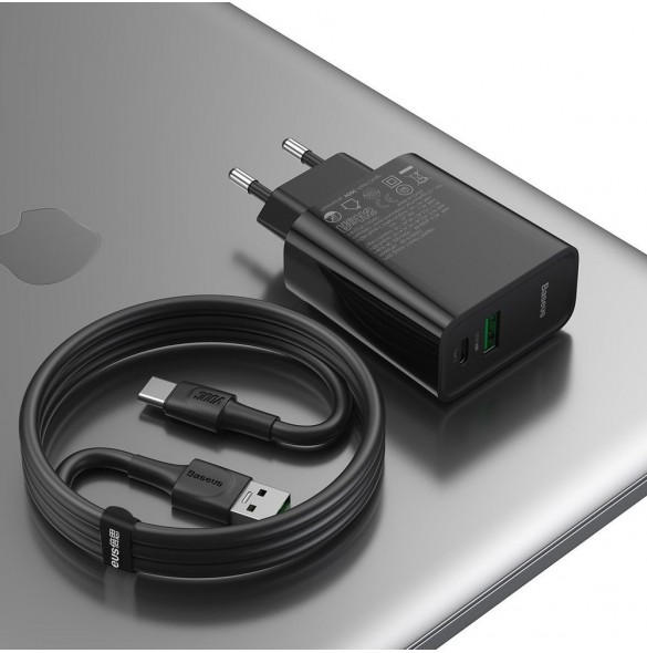 Typ-C + USB dubbelportutgång, kan ladda två enheter samtidigt