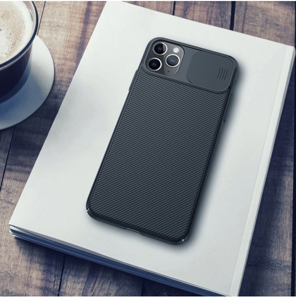 Svart och väldigt snyggt skal till iPhone 11 Pro.