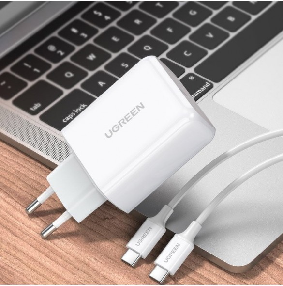 Med lämplig kabel ger adaptern en laddningshastighet som kan jämföras med en klassisk strömförsörjning.