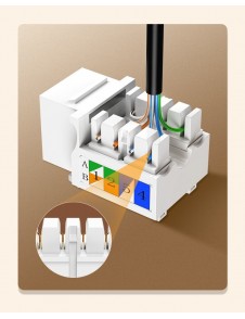 45 graders vinklad port för enkel anslutning till nätverkskablar