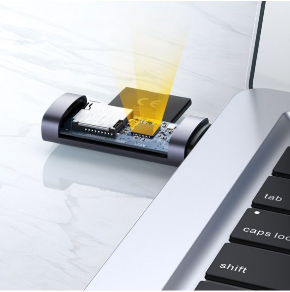 Sätt i Micro SD-kortet upp och ner.