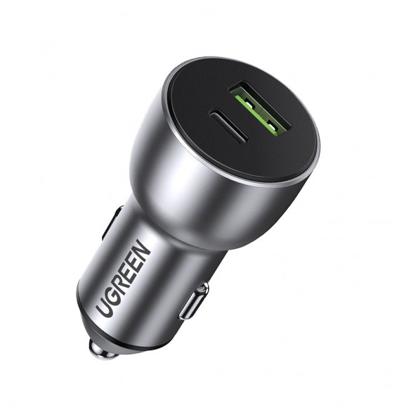 USB A-porten som är kompatibel med Quick Charge 3.0 kan laddas fyra gånger snabbare.