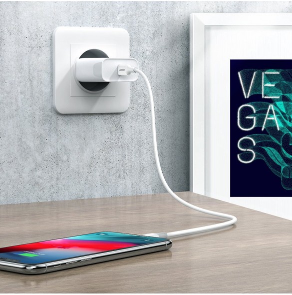 UGREEN USB C to Lightning Cable certifierades av Apple MFi.