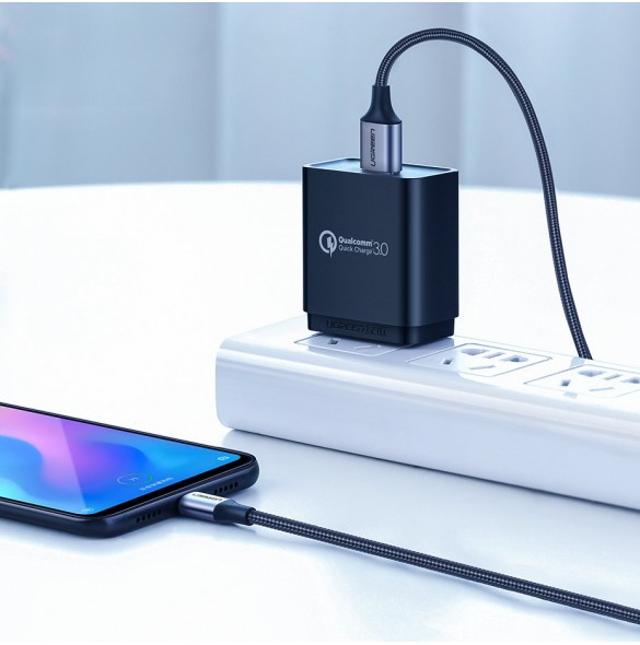 Slitstark nylonflätad exteriör gör denna USB C-laddningskabel stark, flexibel och trasselfri.