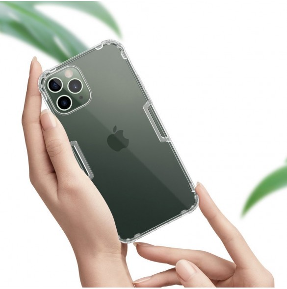 iPhone 12 Pro Max skyddas av detta fantastiska skal.