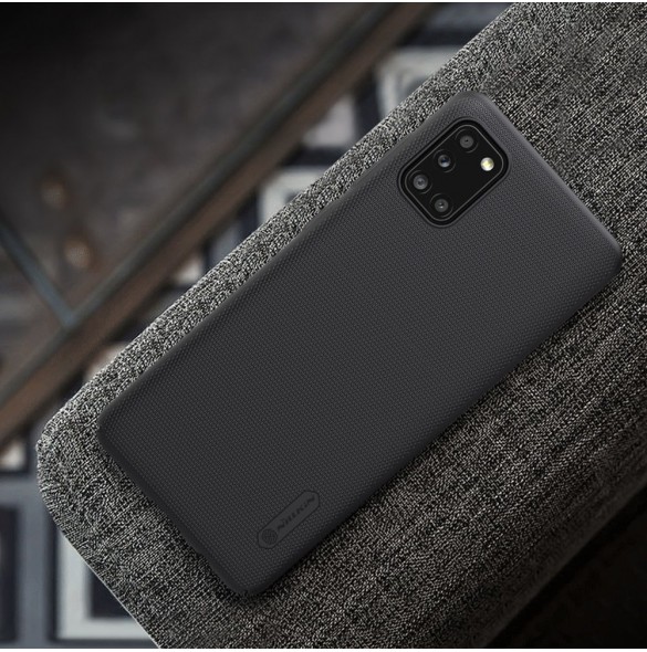 Samsung Galaxy A31 och väldigt snyggt skydd från Nillkin.