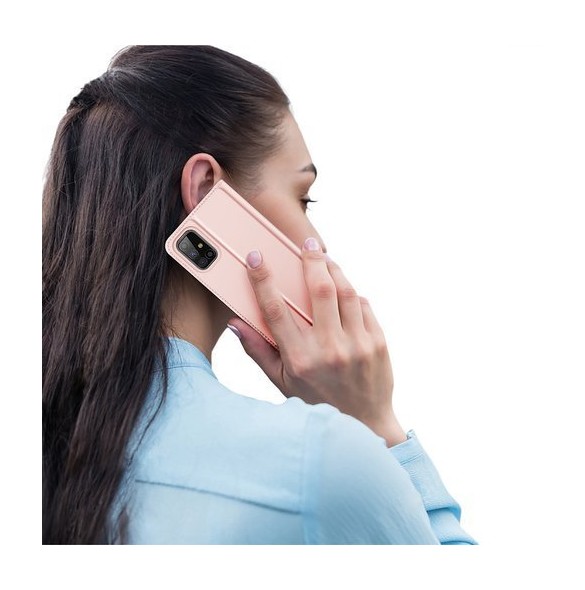Din telefon skyddas av detta skydd från DUX DUCIS.