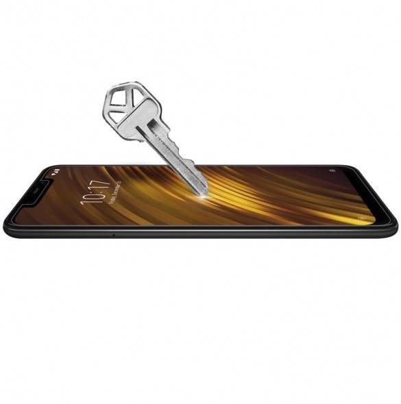 Ett snyggt glas för Xiaomi Pocophone F1-modell i kvalitativt material.