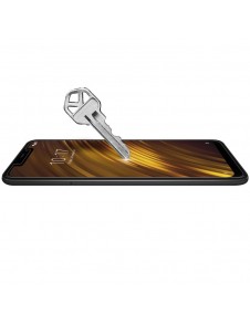 Ett snyggt glas för Xiaomi Pocophone F1-modell i kvalitativt material.