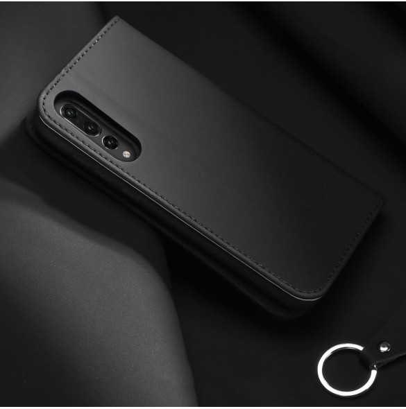 Svart och väldigt snyggt skydd för Huawei P20 Pro.