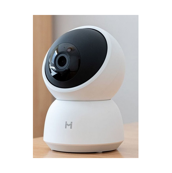 Det är en Wifi-ansluten och drivs av en kabel från ett paket.