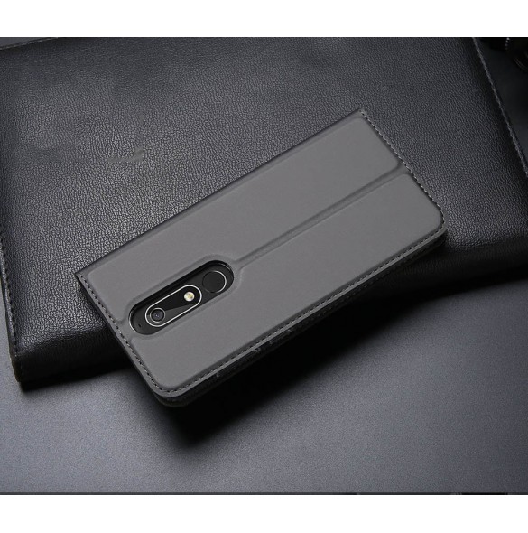 Din telefon skyddas av detta skydd från DUX DUCIS.