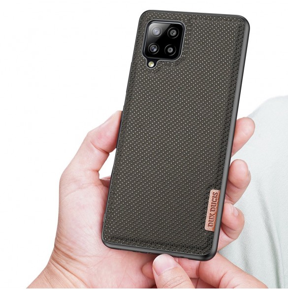 Samsung Galaxy A42 5G skyddas av detta fantastiska skal.