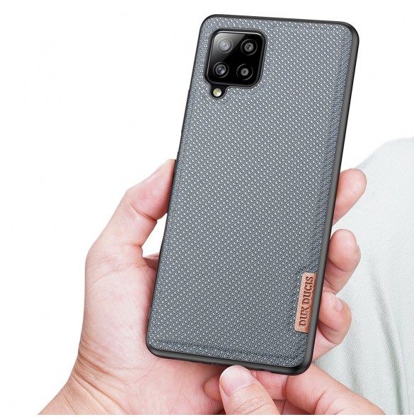 Samsung Galaxy A42 5G skyddas av detta fantastiska skal.
