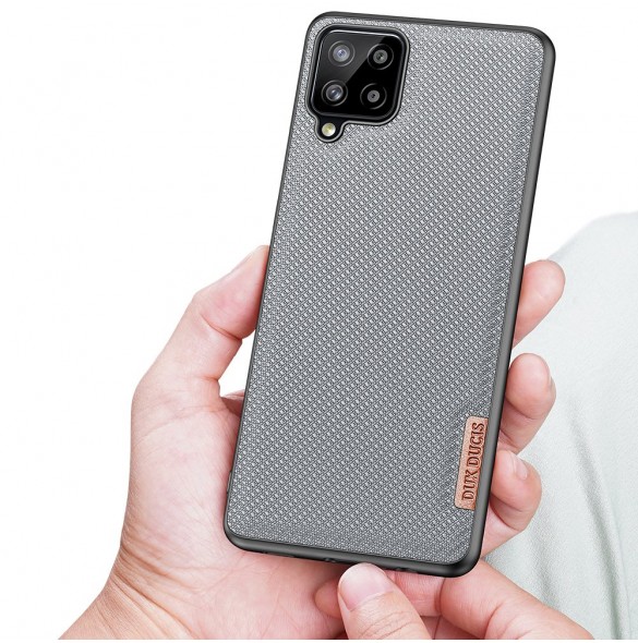 Samsung Galaxy A12 skyddas av detta fantastiska skal.