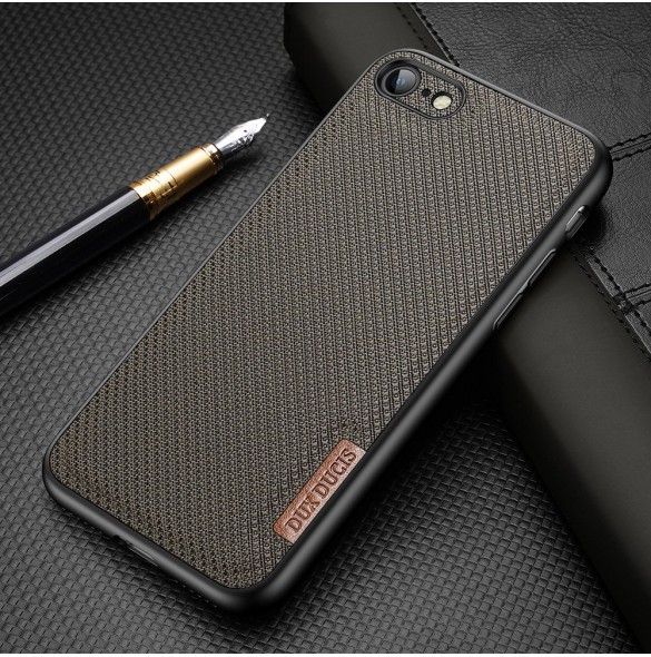 Ett elegant skal för iPhone SE2 / iPhone 8 / iPhone 7 och väldigt snyggt skydd från Dux Ducis.