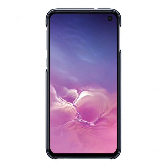 Svart och väldigt snyggt skydd till Samsung Galaxy S10e.