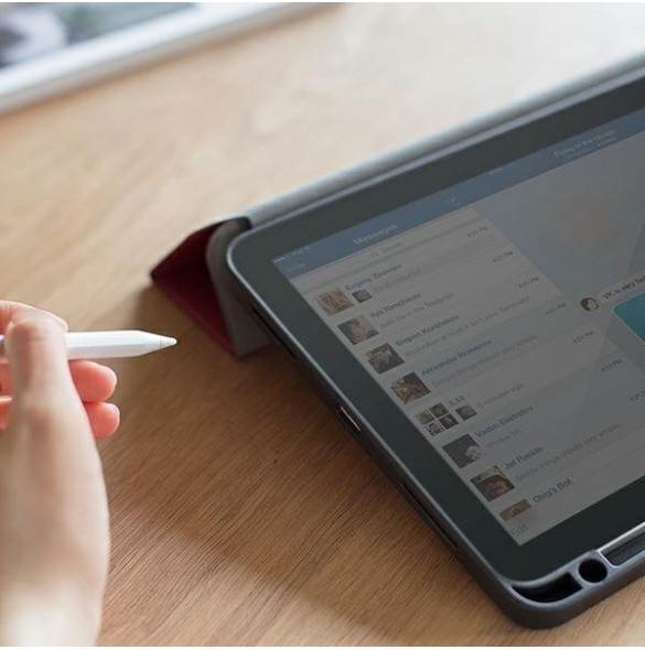 Med detta omslag kommer du att vara lugn för iPad Air 2020 och väldigt snyggt skydd från UNIQ.