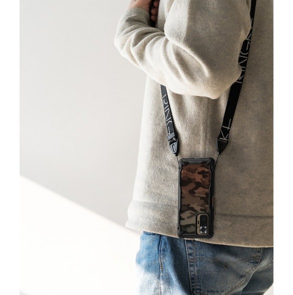 Camo svart och mycket praktiskt omslag från Ringke.