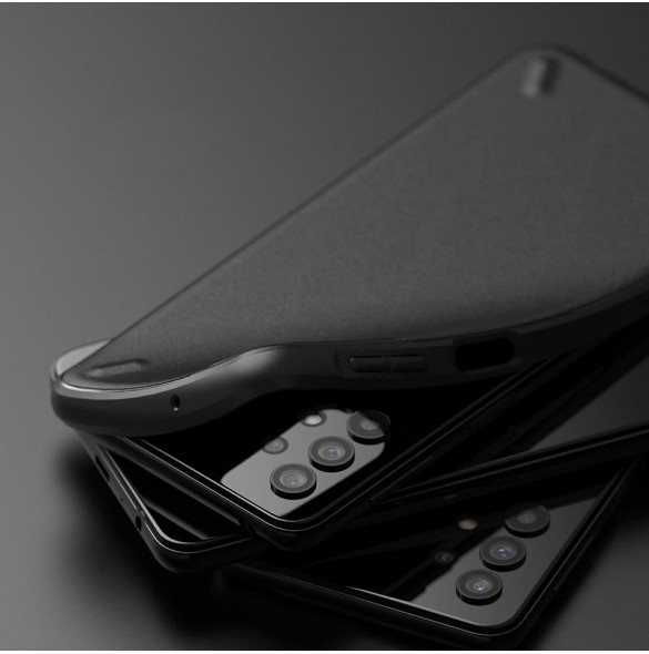 Din telefon skyddas av det här skyddet från Ringke.